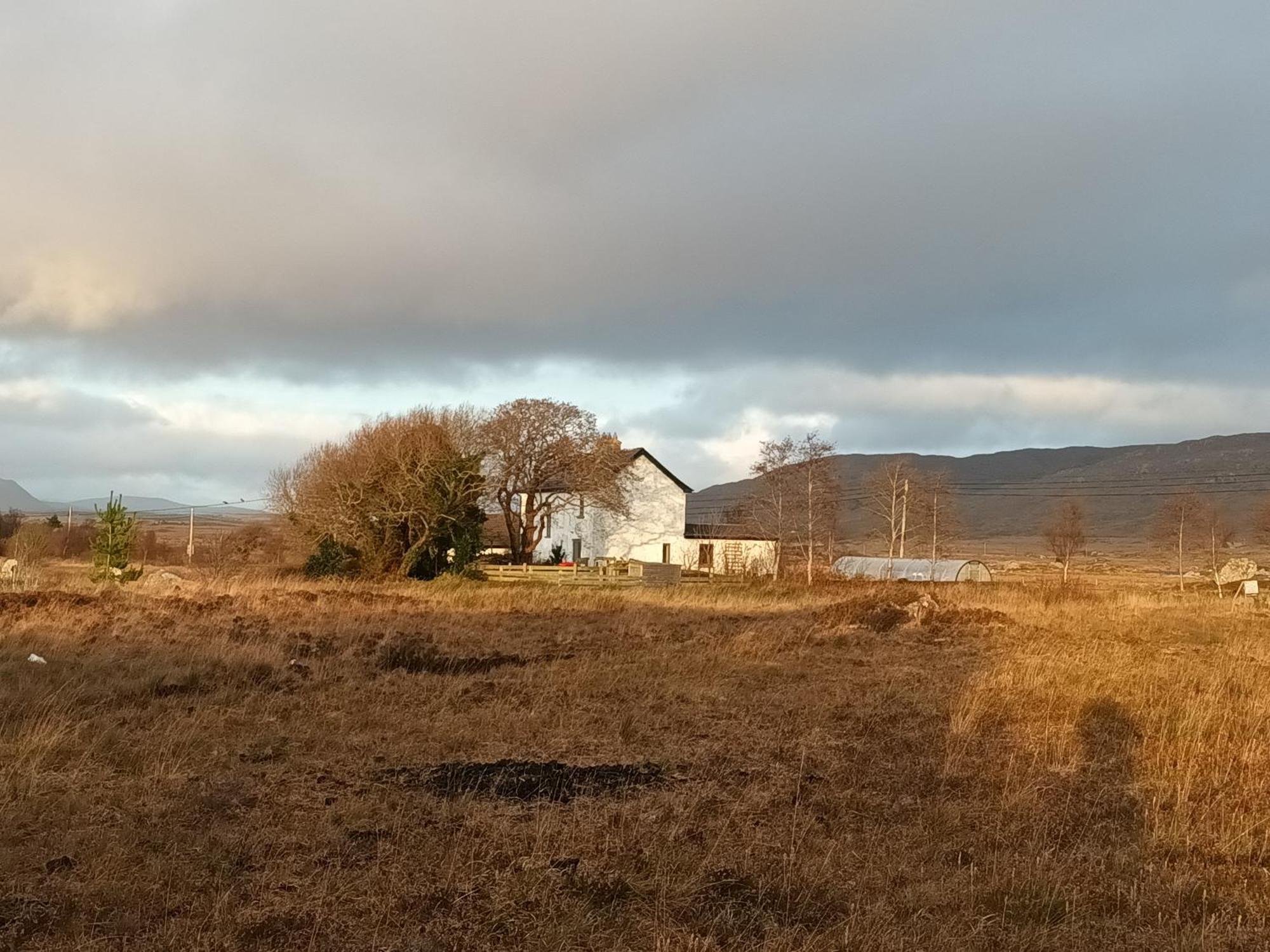Connemara Lake View Apartment Camus Eighter Exterior photo